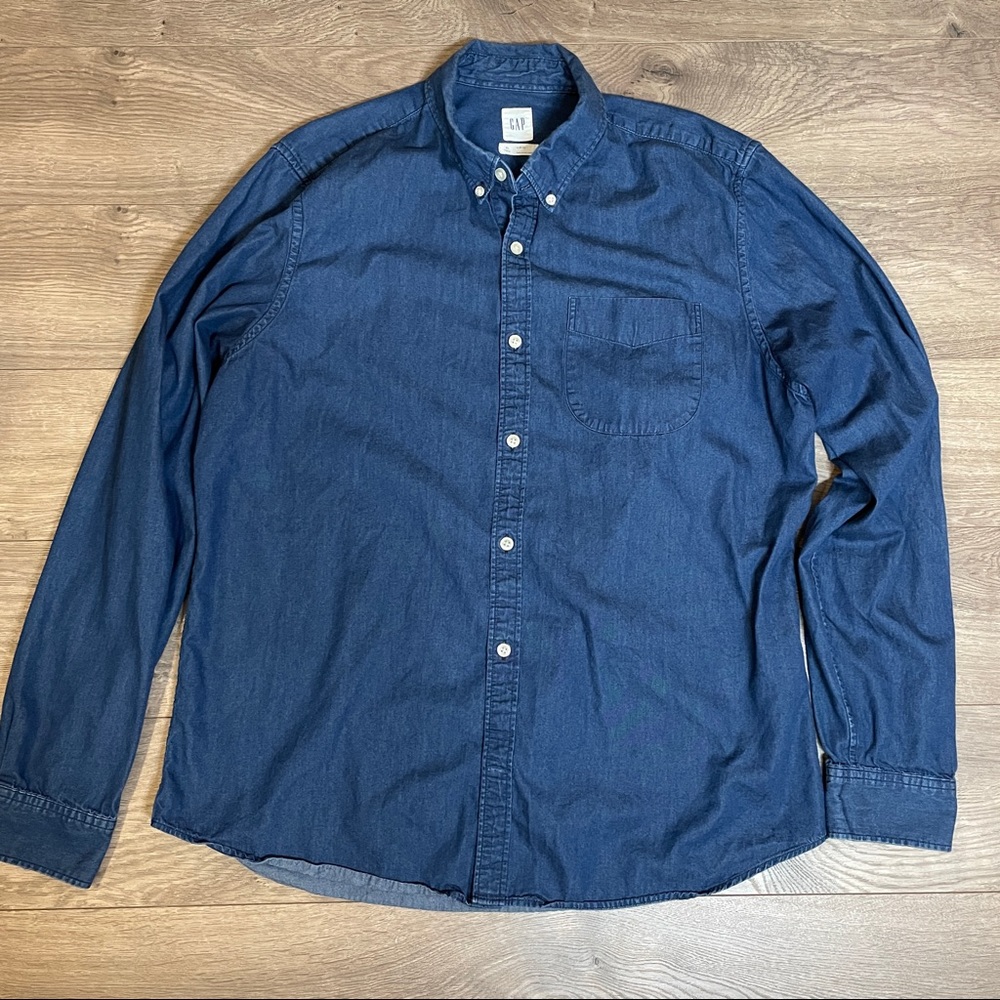GAP Men's Denim  Chambray Button Down Slim Fit - size XL Tall